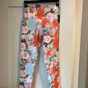 NWT DYI Size Small Crop Leggings
